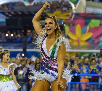 Sambódromo recupera da tragédia com axé e corpos sensuais