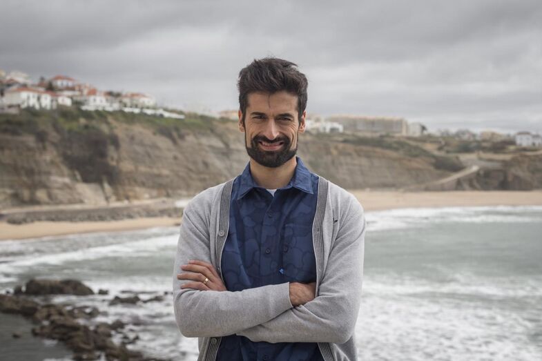 António Raminhos, de 37 anos de idade, é bastante recatado na sua vida fora dos ecrãs e até foi catequista