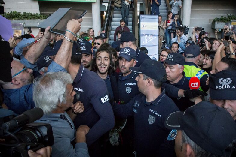 Salvador Sobral e a namorada na Eurovisão