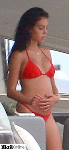 As fotografias ousadas que Georgina apagou das redes sociais