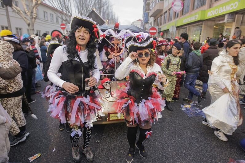 Tradição leva milhares ao Carnaval de Torres Vedras 