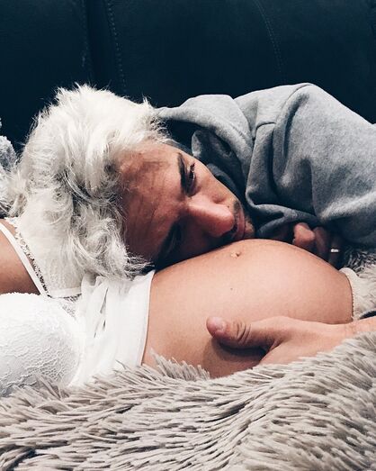 Mia Rose comemora chegada do filho Mateus, em breve, com uma festa 