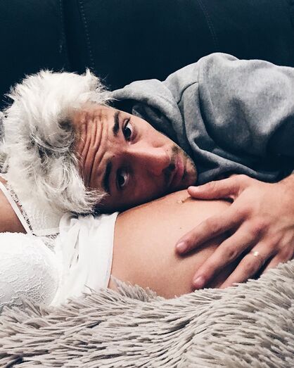 Mia Rose mostra tendência excêntrica para grávidas