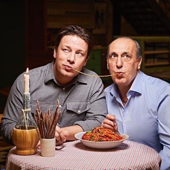 Jamie Oliver admite estar à beira da falência e tira 14 milhões de euros da poupança para salvar restaurantes