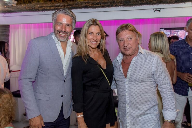 Famosos celebram aniversário do Libertos Club