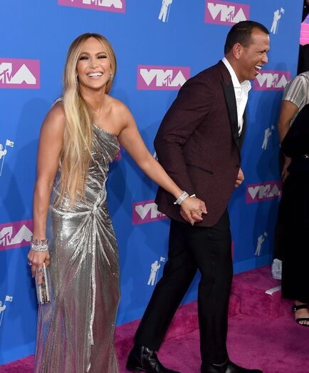 Jennifer Lopez e Alex Rodriguez apaixonados nos MTV VMA