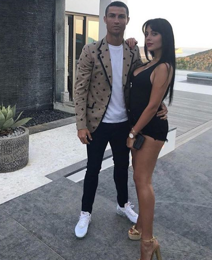 Georgina defende Ronaldo e faz-lhe declaração de amor