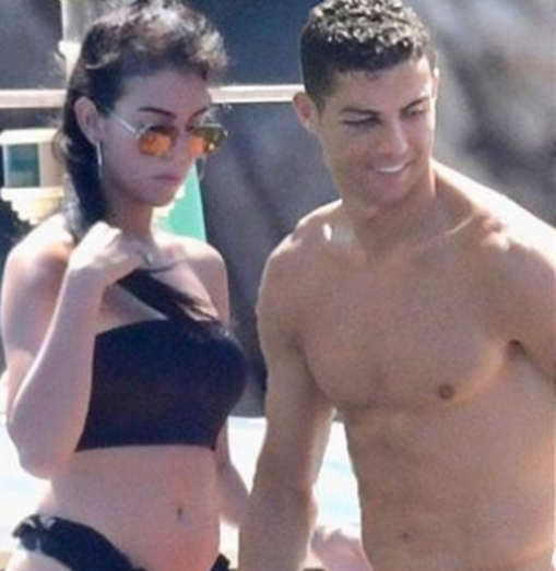 Cristiano Ronaldo e Georgina mais apaixonados enquanto ultrapassam polémica