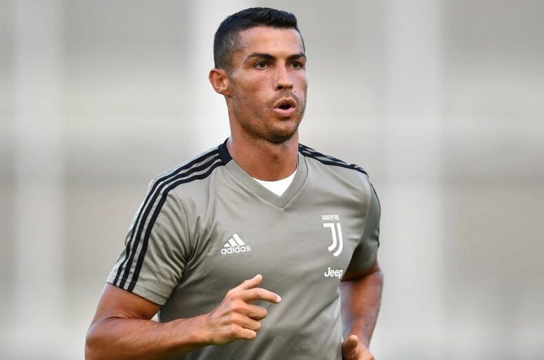 Cristiano Ronaldo e Georgina de passagem por Lisboa para reunião secreta