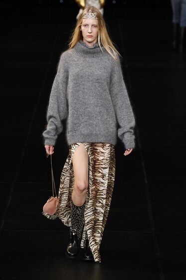 Como usar os vestidos de Verão ao longo do Outono