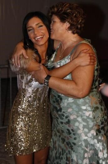 Luciana Abreu era a preferida de Dolores Aveiro, dizem as notícias de 2006, altura em que se falou num envolvimento da cantora com o jogador