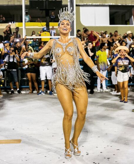 Famosas revelam sensualidade no Carnaval do Brasil