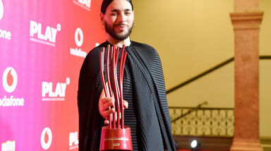 Inconfundível! Conan Osíris rouba atenções nos prémios Play