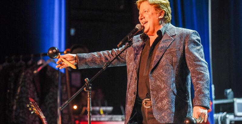 Herman José enche Coliseu de Lisboa com muitas caras conhecidas para noite muito divertida