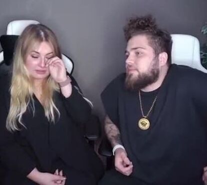 YouTuber milionário português acaba namoro no dia de São Valentim, filma tudo e descuida-se à frente de todos. O público vinga-se