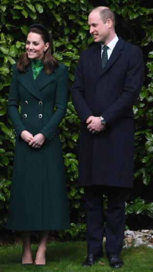 Kate Middleton rouba todos os olhares ao chegar à Irlanda