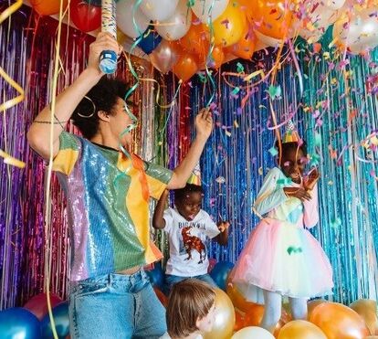 A colorida e divertida festa de anos de Luís Borges com os filhos de Eduardo Beauté