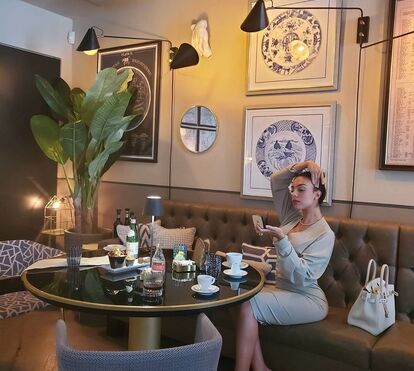 Georgina Rodríguez sai do isolamento com look de 1300 euros