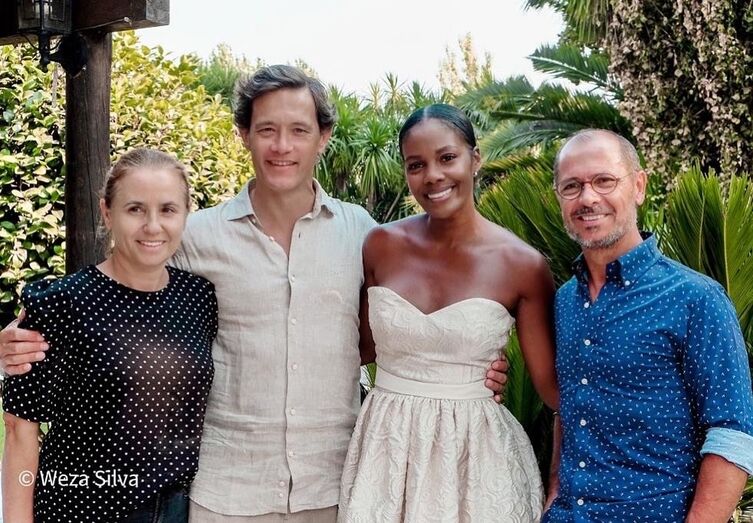O casal decidiu em 48 horas dar o nó. Poucos amigos souberam mas nas redes sociais já todos o felicitaram.